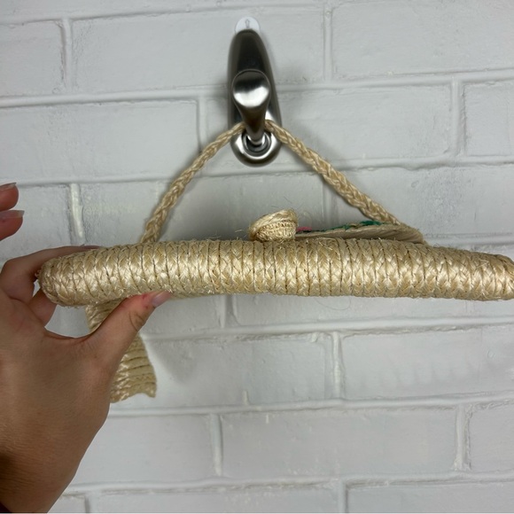 Vintage Straw Woven Floral Small Handbag - Picture 7 of 11